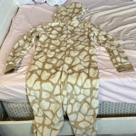 Giraffe Onesie Pajamas, Women Size: Medium​ - Picture 5 of 6